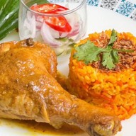 ข้าวหมกไก่ทอด by siri สุขุมวิท101/1