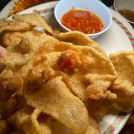 ร้านอาหารเจ้ไพรริมเขื่อนท่าฉลอม