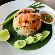 เมนูของร้าน BUA Riverside ผัดไทย กุ้งแม่น้ำเผา