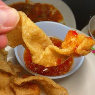 ร้านอาหารเจ้ไพรริมเขื่อนท่าฉลอม