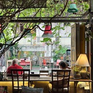 Madame Musur Bar & Restaurant