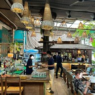 Madame Musur Bar & Restaurant