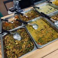 ข้าวแกงใต้ชาววัง ลาดกระบัง