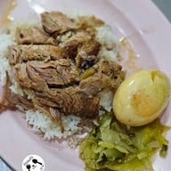 เมนูของร้าน เล่อขาหมูทรงเครื่อง