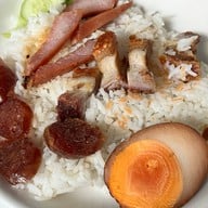 เมนูของร้าน ข้าวหมูแดงสนามหลวง
