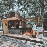 Sweet cabin ice-cream & coffee