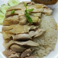 ยำแหนมข้าวทอด พงษ์เพชร