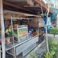 ไก่ย่างร้านลุงจ่อย