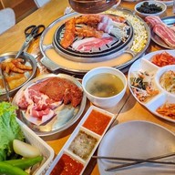 Nanalee Korean Bbq & Restaurant สี่แยกวังหิน