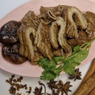 ข้าวขาหมูเฮียซ้าย ข้าวขาหมูเฮียซ้าย