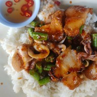 ร้านผัดไทชายคลอง