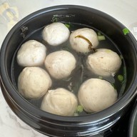 เมนูของร้าน A JUNG Fish Ball • อจัง ฟิชบอล (ชื่อเดิม สอาด ลูกชิ้นปลา) ถนนบรมราชนนี