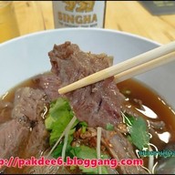 ⭐ก๋วยเตี๋ยวเนื้อนายหมี รัชดา เนื้อตุ๋น ข้าวไข่ข้น หมี่คลุกไก่ฉีก  กะเพรา คั่วพริกเกลือ👍 ⭐ดินแดง รัชดา