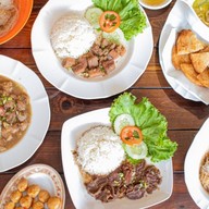 จักรพรรดิก๋วยเตี๋ยวลูกชิ้นน้ำใส โพธิ์แก้ว-ลาดพร้าว101