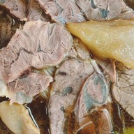 ครัวคุณชายสกายหมูกรอบ อาหารตามสั่ง(หน้าสายไหม27) สายไหม27