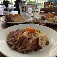 LA BOON' BBQ&Bistro อ่าวอุดม