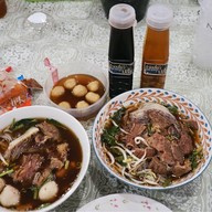 ก๋วยเตี๋ยวปลื้ม พระประแดง