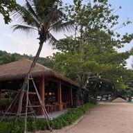 โรงแรมทับแขกซันเซ็ทบีชรีสอร์ท