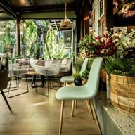 Grid Garden Cafe & Restaurant