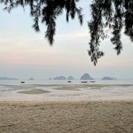 โรงแรมทับแขกซันเซ็ทบีชรีสอร์ท
