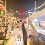 เอแคลร์ ตลาดเดินเล่นท่าพระ