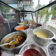 ครัวหลาล่าง (ร้านเปิดปกติ)