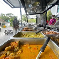 ครัวหลาล่าง (ร้านเปิดปกติ)