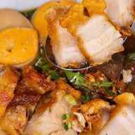 ก๋วยจั๊บหมูกรอบน้ำข้น (บายพาสปากน้ำ)