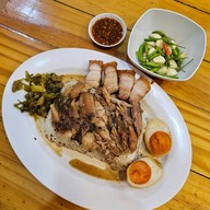 เมนูของร้าน ขาหมูคุโรบุตะ(ขาหมู5รางวัลอร่อย) ลาดพร้าววังหีน