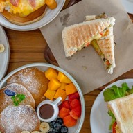 🌟Tiya House Rooms & Cafe👍
