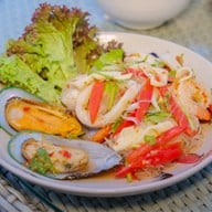 SKY On 20 (Rooftop Bar) Novotel Bangkok Sukhumvit 20