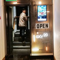 SKY On 20 (Rooftop Bar) Novotel Bangkok Sukhumvit 20