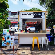 หน้าร้าน ABOUT CUP สะพานเกษะโกมล