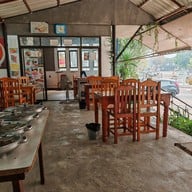 บรรยากาศ ข้าวซอยเฒ่าแก่เอก วัดพระแก้ว เชียงราย