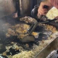 เจ๊น้อยหอยทอด (ท่าฉลอม)