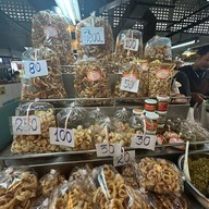 ป้าแขก แคบหมูเมือง