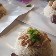 หมูปิ้งโบราณ แม่สมบูรณ์ ข้าวเหนียวหมูปิ้ง แม่สมบูรณ์