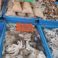 ตลาดอาหารทะเลแสมสาร
