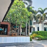 บ้านลานสวน