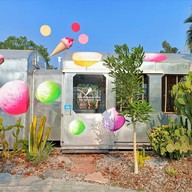 หน้าร้าน I Tim Station