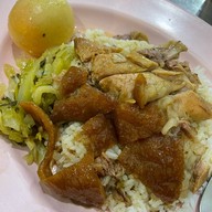 เมนูของร้าน เล่อขาหมูทรงเครื่อง