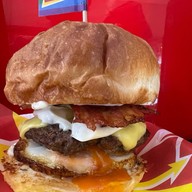 Highway Cafe Bangsaen