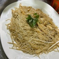 เมนูของร้าน หูฉลามน้ำแดงบรั่นดี น้องนิว