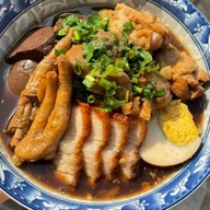 ก๋วยจั๊บหมูกรอบน้ำข้น (บายพาสปากน้ำ)