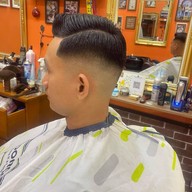 ร้านตัดผมชาย Wong barber shop ย่านซอยพัฒน์พงศ์1