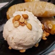ป้อน แฟชั่นไอส์แลนด์
