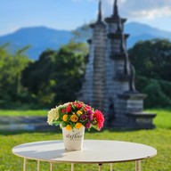 บรรยากาศ Six Flowers Garden