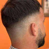 ร้านตัดผมชาย Wong barber shop ย่านซอยพัฒน์พงศ์1