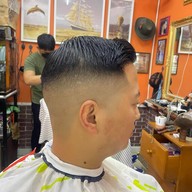 ร้านตัดผมชาย Wong barber shop ย่านซอยพัฒน์พงศ์1