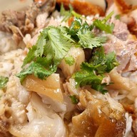 ข้าวขาหมูเฮียซ้าย ข้าวขาหมูเฮียซ้าย